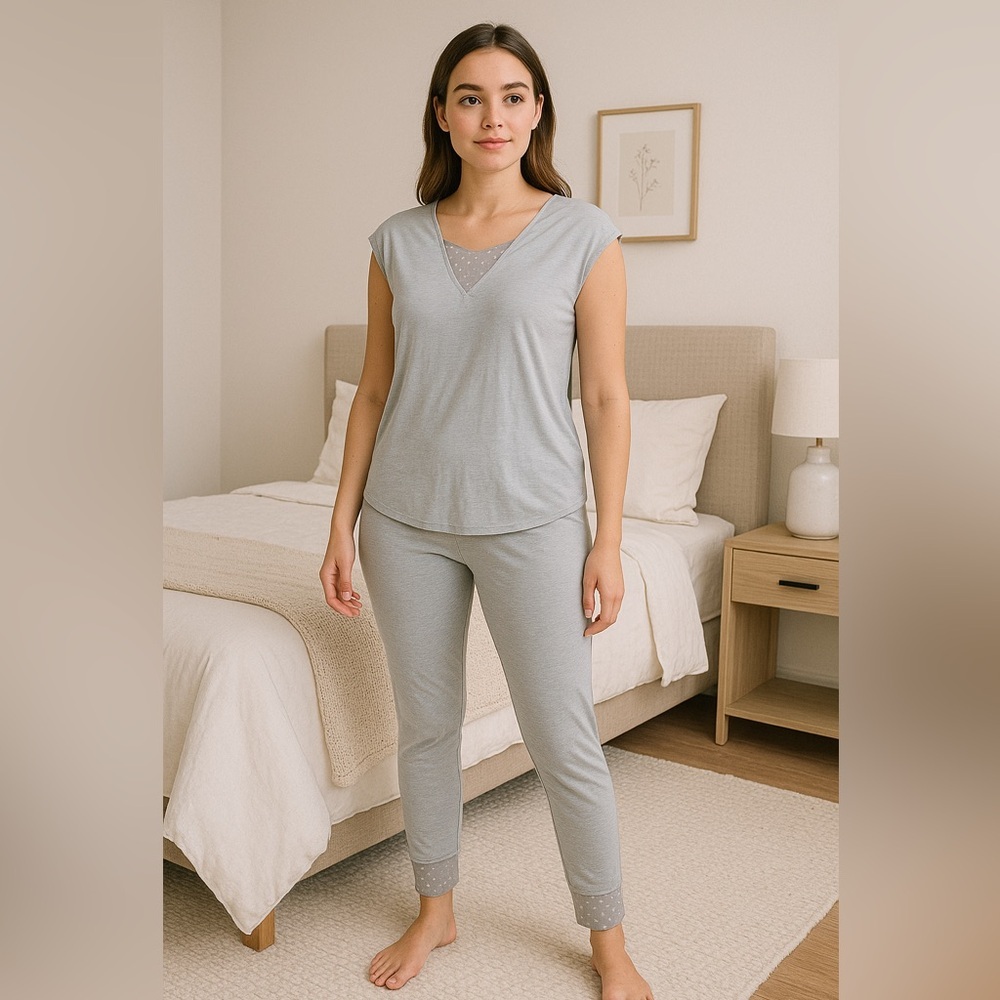Victoria’s Secret Soft Gray Pajama Set V-Neck Tee & Pants Size Small